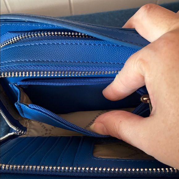 Steve Madden BKarlee Crossbody - Picture 11 of 12